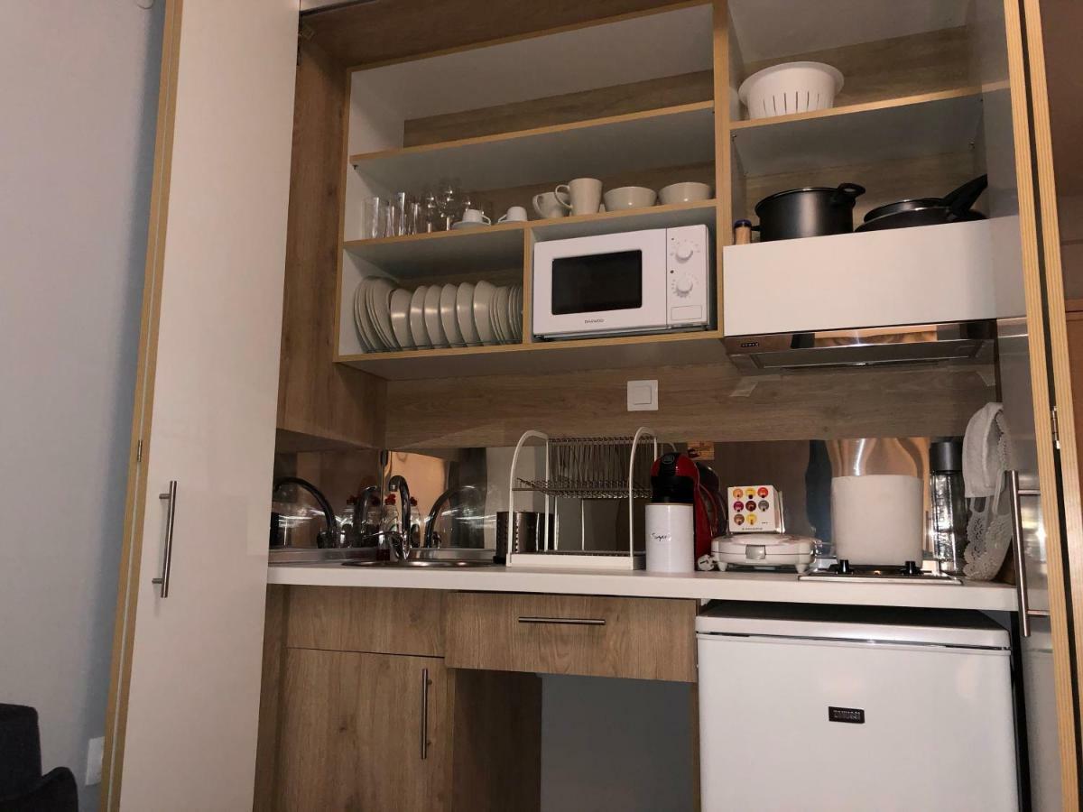 Mitropoleos Street Elegant Apartment Firostefani Bagian luar foto