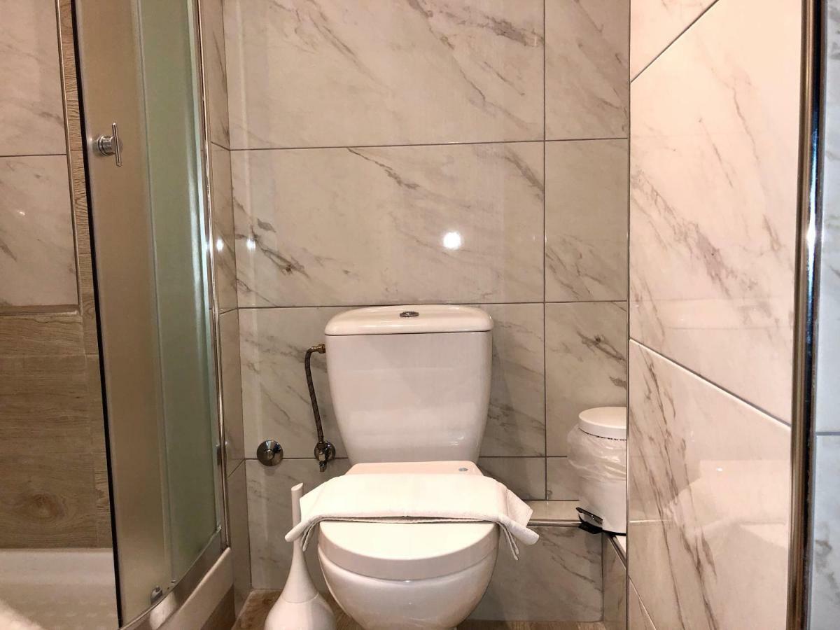 Mitropoleos Street Elegant Apartment Firostefani Bagian luar foto
